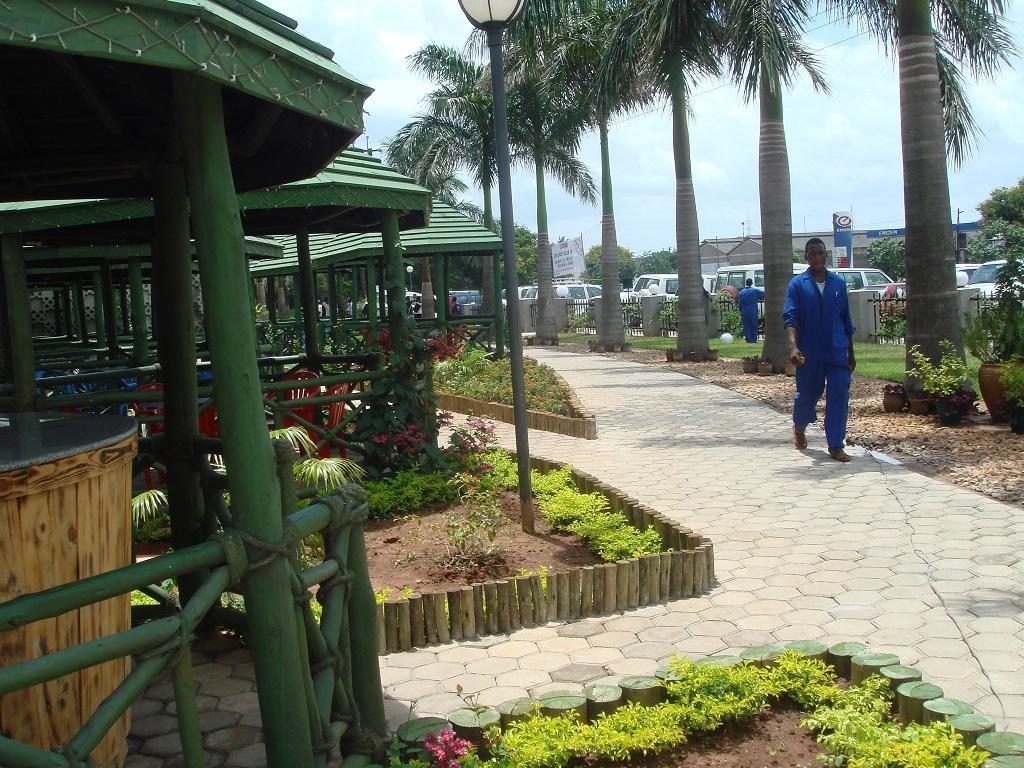 Blue Pearl Hotel & Apartments Dar es Salaam Exteriör bild